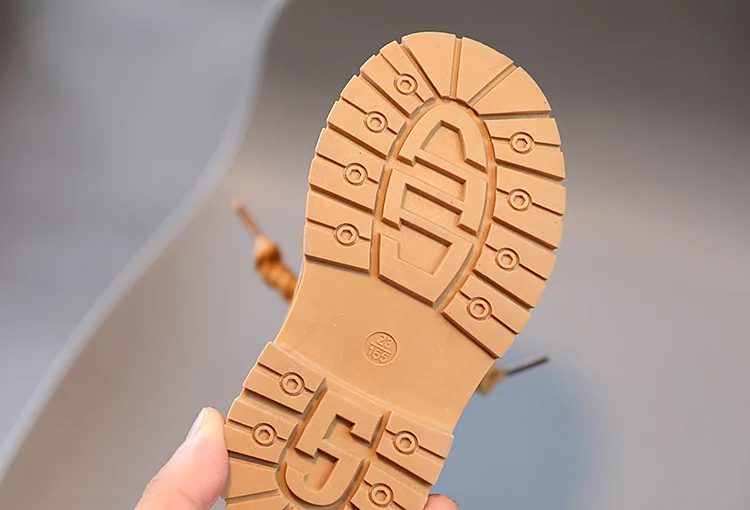 Children Warm Short Boots 2024 Winter Boys Thickened Leather Boots Girls Anti Slip Plush Cotton Shoes Kids Fashion Ankle Boots